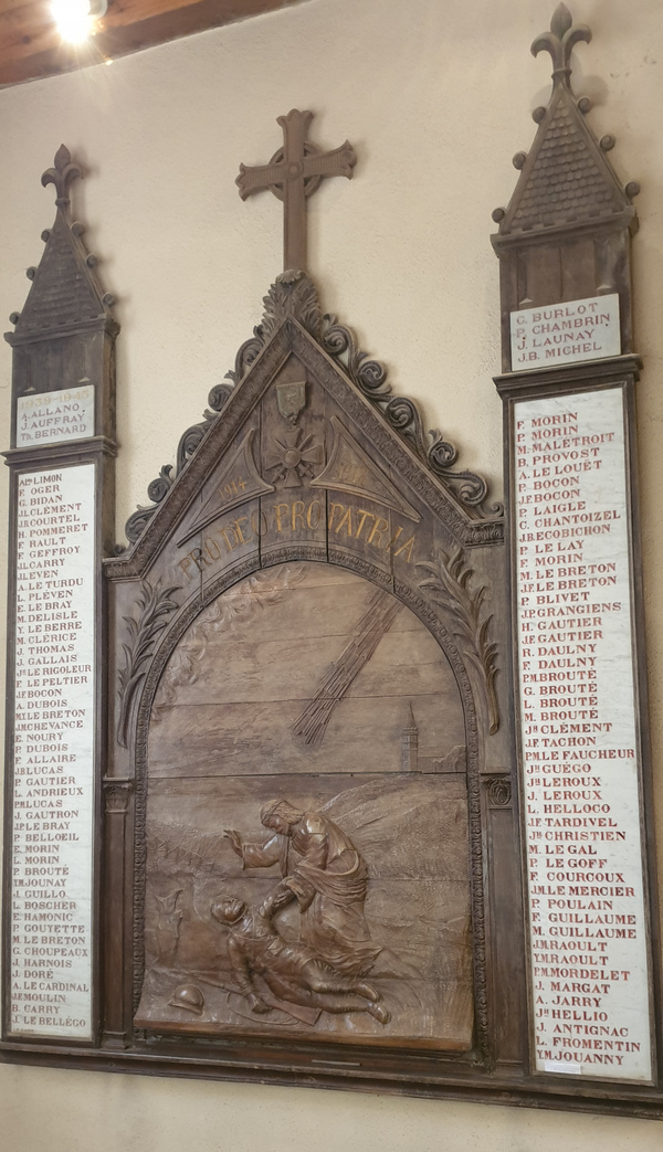 Les monuments au morts<br> Les monuments au morts<br>
